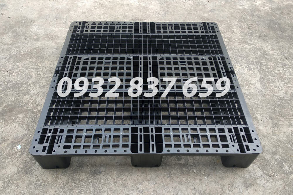 Pallet nhựa mẫu 130