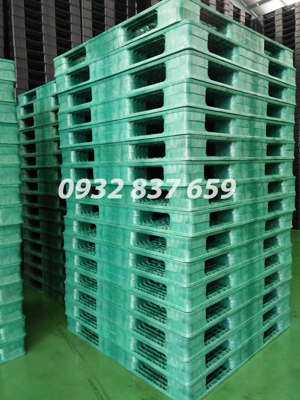 Pallet nhựa mẫu 132